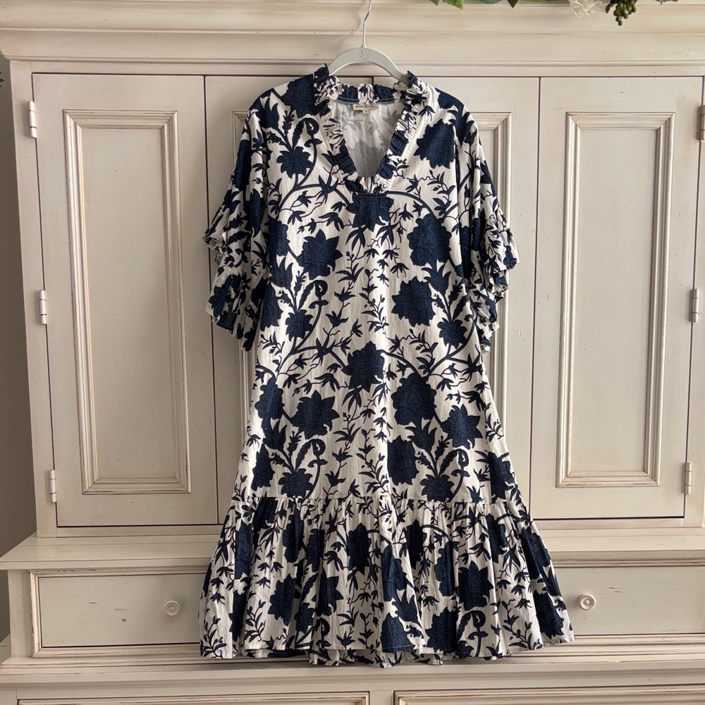 Fitzroy & Willa Short Sleeve Dress V neck - Midi or calf length